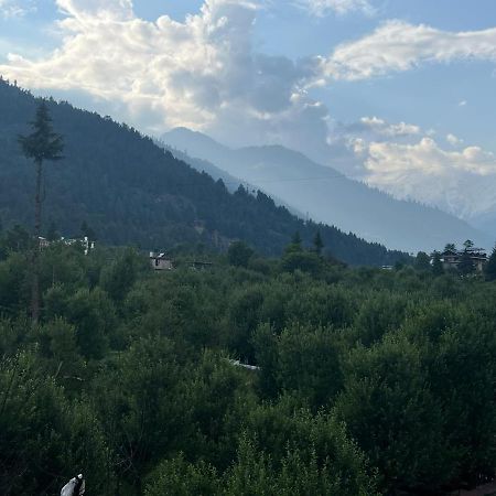 Hotel Mountain Majesty! Top-Rated Luxury Stay Amid Snowcapped Mountains With Balcony And Riverside Calm Manali  Bagian luar foto